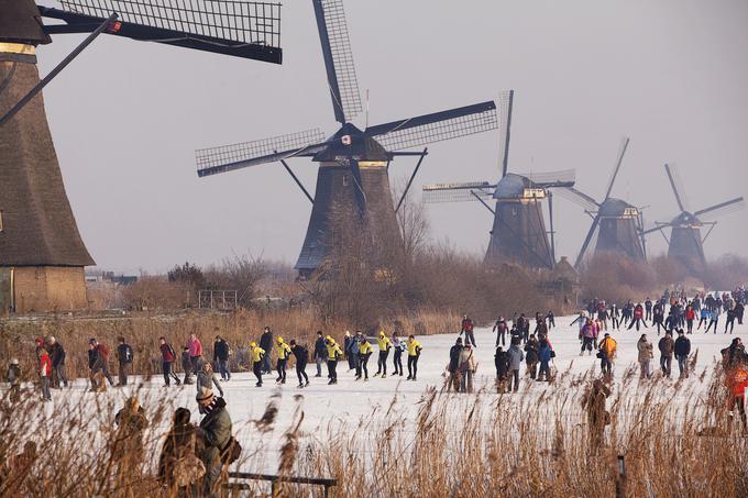 Vetrni mlini v mestu Kinderdjik, Nizozemska. | Foto: Reuters