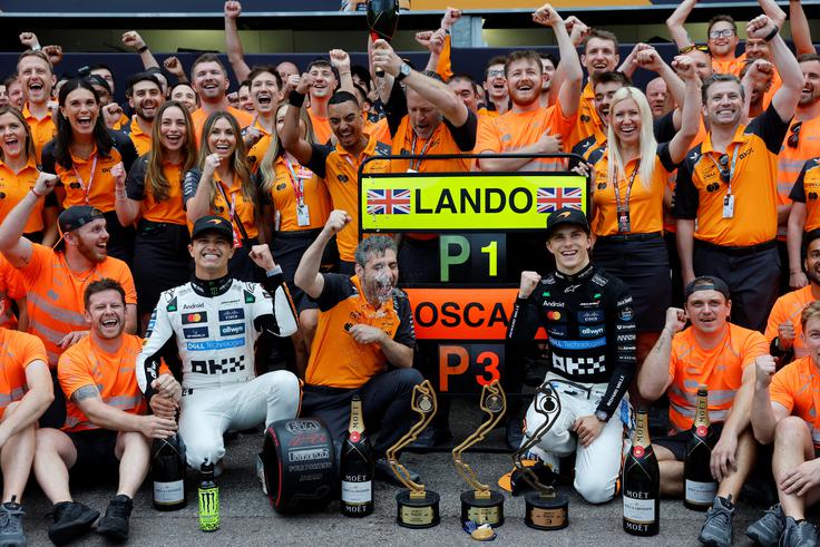 McLaren je znal proslaviti najprestižnejšo zmago v formuli 1. | Foto: Reuters
