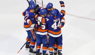 New York Islanders po drami ostajajo med živimi