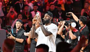 LeBron James s posebnim komplimentom za Dončića, ki ga spremlja tudi na dopustu