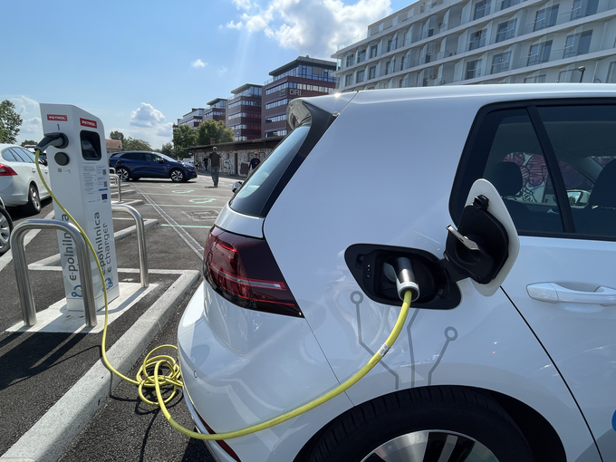 Električni avtomobil je zelo hitro odziven na potrebe po ravnovesju v omrežju. | Foto: Gregor Pavšič