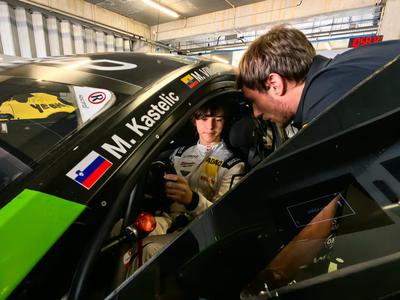 Spektakel GT3 na Portugalskem: Verstappen, Rossi in tudi 18-letni Slovenec Mark Kastelic