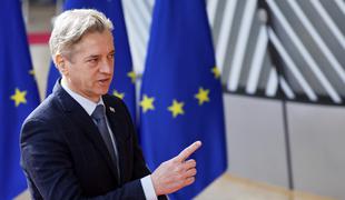 Golob: Tudi mi se ne vtikamo v notranje zadeve drugih držav