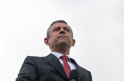 Turškega politika napadel moški, ki je ubil svoja otroka #video