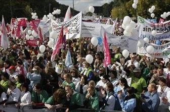 V Berlinu protest zdravstvenih delavcev