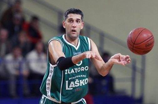 V Treh lilijah napovedujejo korak naprej