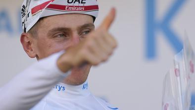 Tadej Pogačar znova zabava s svojimi vragolijami #video