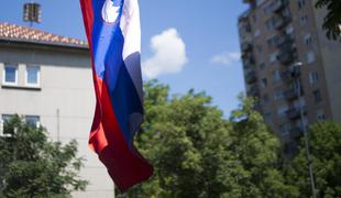 Slovensko gospodarstvo poganjata izvoz in denar iz Bruslja