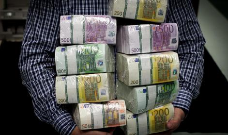 Kako bodo banke v Sloveniji pomagale posojilojemalcem, ki so posojila najeli v švicarskih frankih? (video)
