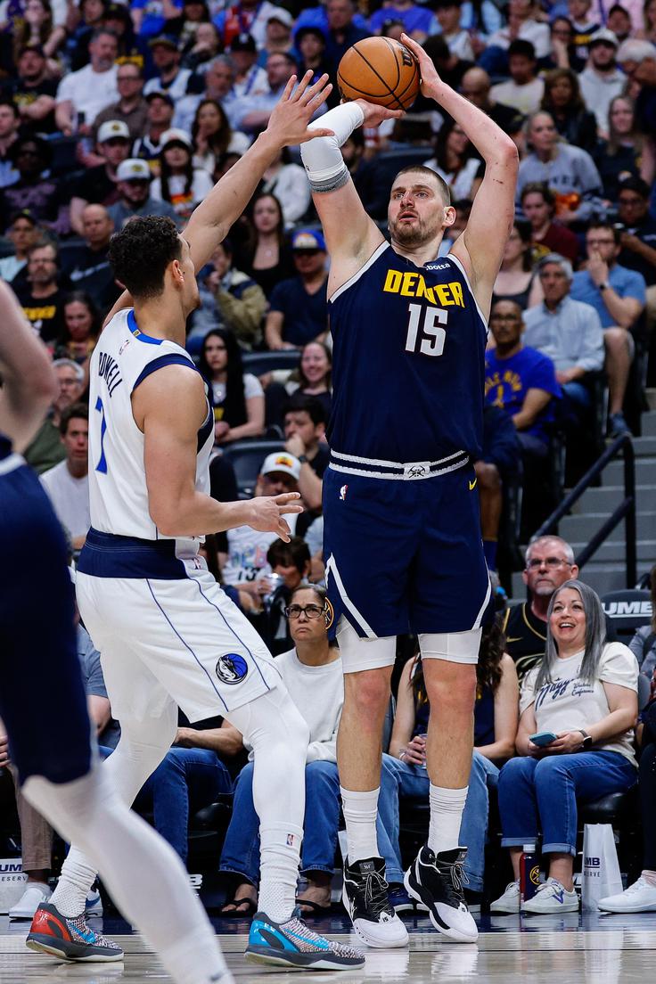 Nikola Jokić se je izkazal proti Dallasu. | Foto: Reuters