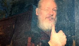 Ameriške oblasti Assangea obtožile tudi vohunstva
