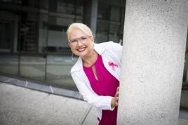 Po diagnozi raka je naredila 220 tisoč korakov. Danes ima za druge ženske pomembno sporočilo.