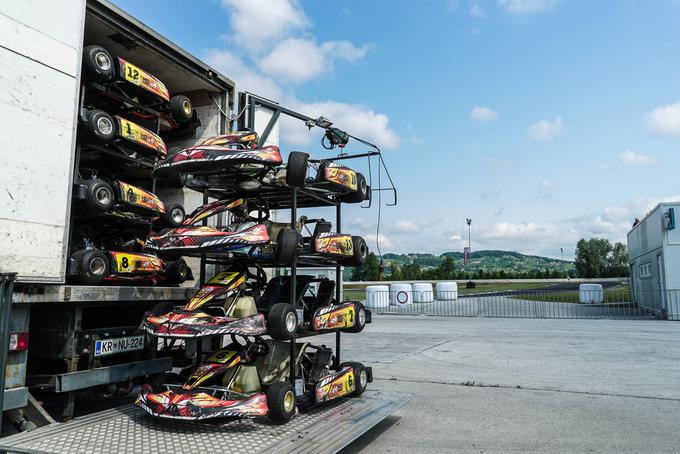 Grega Krč ima danes že 20 tekmovalnih gokartov, ki jih vozi po bližnjih stezah v Sloveniji, Italiji, Avstriji in na Hrvaškem. | Foto: Gašper Pirman Avtomobilizem.com