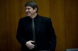 DZ: Cmok v finančnem grlu in DDV upor v koaliciji