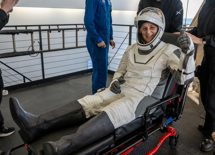 Sunita Williams po pristanku SpaceX | Foto: Reuters