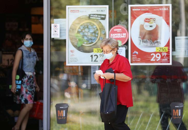 Na Hrvaškem kazen za nenošenje maske znaša 250 kun.  | Foto: STA ,