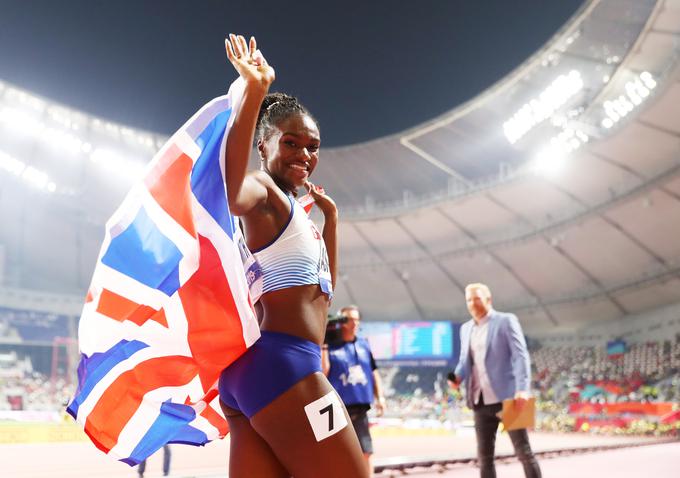 Dina Asher-Smith, lani trikrat zlata z evropskega prvenstva, je po srebru na 100 metrov prišla še do zlata v šprintu na 200 metrov. | Foto: Getty Images