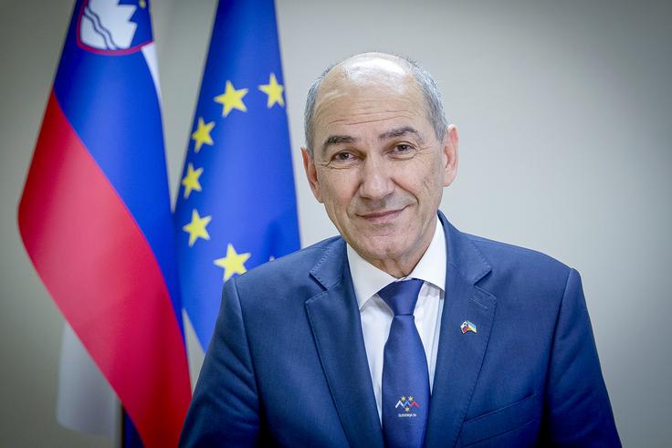 "Vlada je že in bo tudi v prihodnje sprejemala vse potrebne ukrepe, da pomagamo ustavljati vojno ter hkrati ublažimo njene posledice za slovenske državljane." | Foto: Ana Kovač