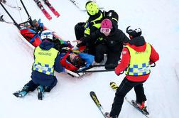Nov hud padec na olimpijskih igrah: 19-letnik močno udaril ob snežno podlago