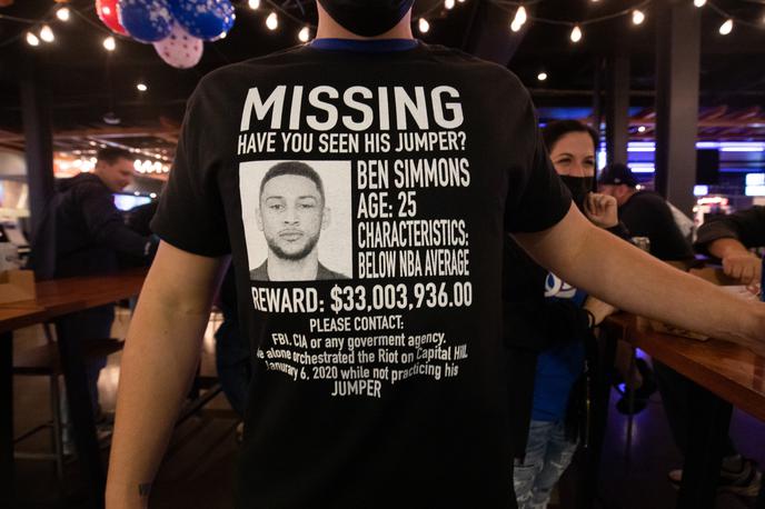 Ben Simmons | Navijači Philadelphie že dalj časa "iščejo" Bena Simmonsa. V tej sezoni ga še niso spremljali na parketu. | Foto Reuters