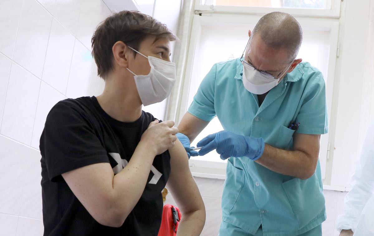 Ana Brnabić | V Srbiji se je proti bolezni covid-19 prva cepila srbska premierka Ana Brnabić. | Foto Reuters