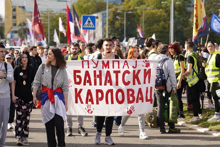 Shod iz Beograda proti Novemu Sadu V Srbiji po zrušenju nadstreška vlada kaos. | Foto: Antonio Ahel/ATA Images/Pixsell