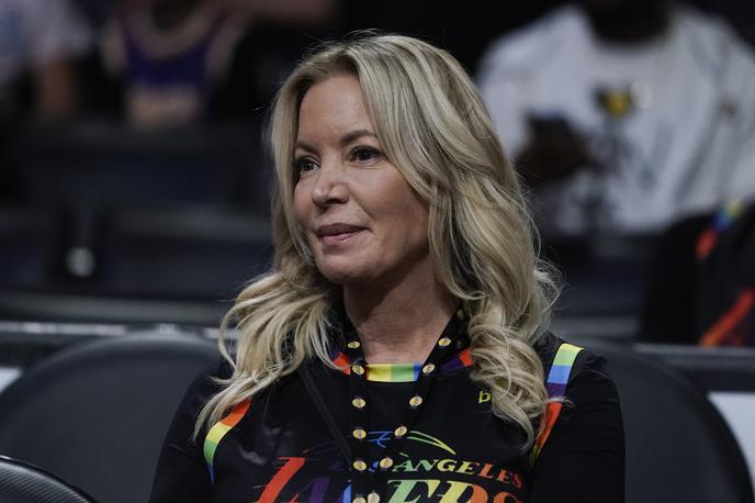 Jeanie Buss | Jeanie Buss je pripravljena prodati LA Lakers. | Foto Guliverimage