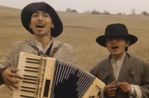 Najprej so Rome pobijali, zdaj jih politizirajo: kje so danes pravi odgovori?