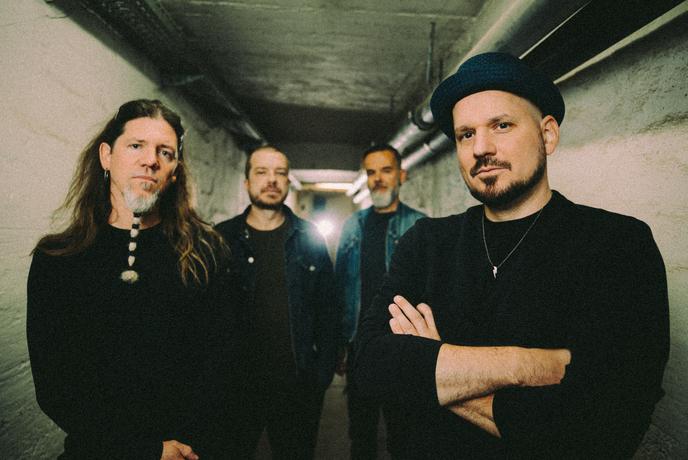 Skupina Dweal: ko so po desetletju vstopili v prostor za vaje, se jim je od same nostalgije skoraj milo storilo