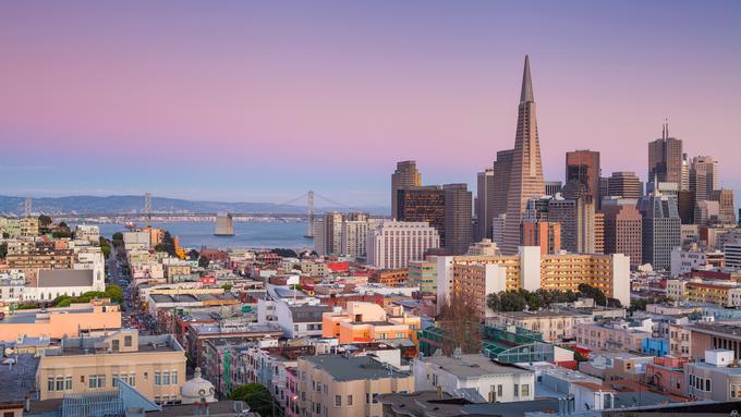 San Francisco je eno od kalifornijskih mest, ki že več let zakonsko predpisuje postavitev solarnih celic na vse hiše in stavbe, ki ne presegajo desetih nadstropij. | Foto: 