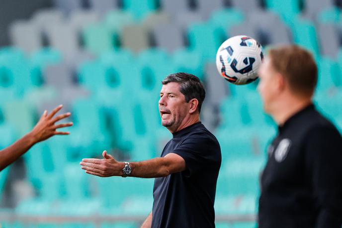 Ervin van de Looi | Ervin van de Looi naj bi se poslovil od trenerskega mesta Olimpije. | Foto Aleš Fevžer