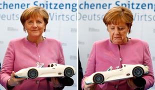 Angela Merkel nemškim avtomobilistom: Pripravite seznam želja glede avtonomne vožnje