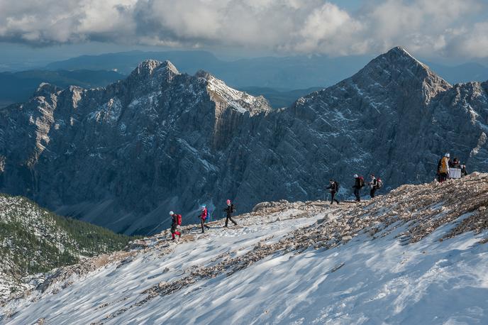 Gremo v hribi | Slovenske gore so letos vzele že sedem planincev.  | Foto Miro Podgoršek