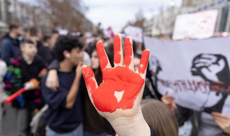 Zrušitev nadstreška v Novem Sadu: za 13 obtoženih odrejen hišni pripor