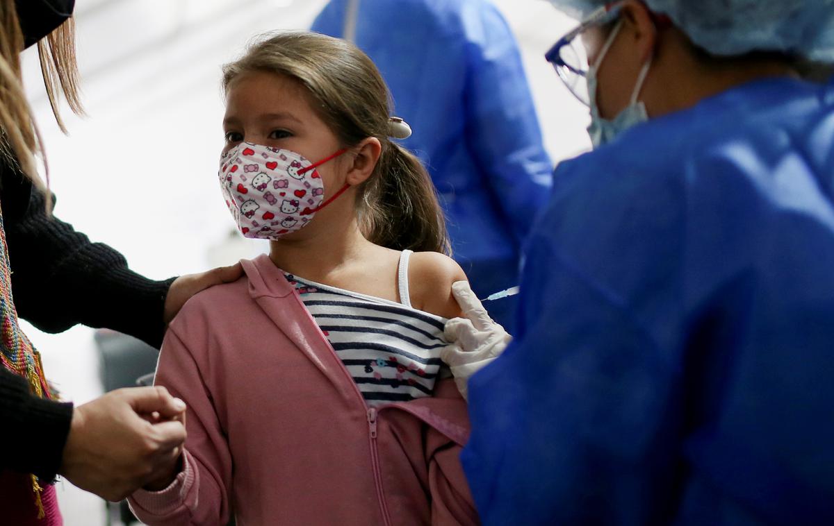 oTROCI CEPLJENJE | V starostni skupini otrok od petega do enajstega leta so s prvim odmerkom cepiva proti covid-19 do zdaj cepili 1.036 otrok, z drugim pa 27 otrok. | Foto Reuters