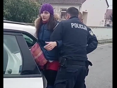 Pijani Slovenec v Umagu povzročil razdejanje, aretirali tudi njegovo spremljevalko