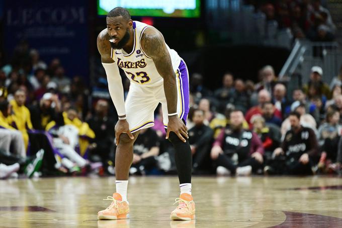 LeBron James je z Lakers slavil na gostovanju pri Clevelandu. | Foto: Reuters