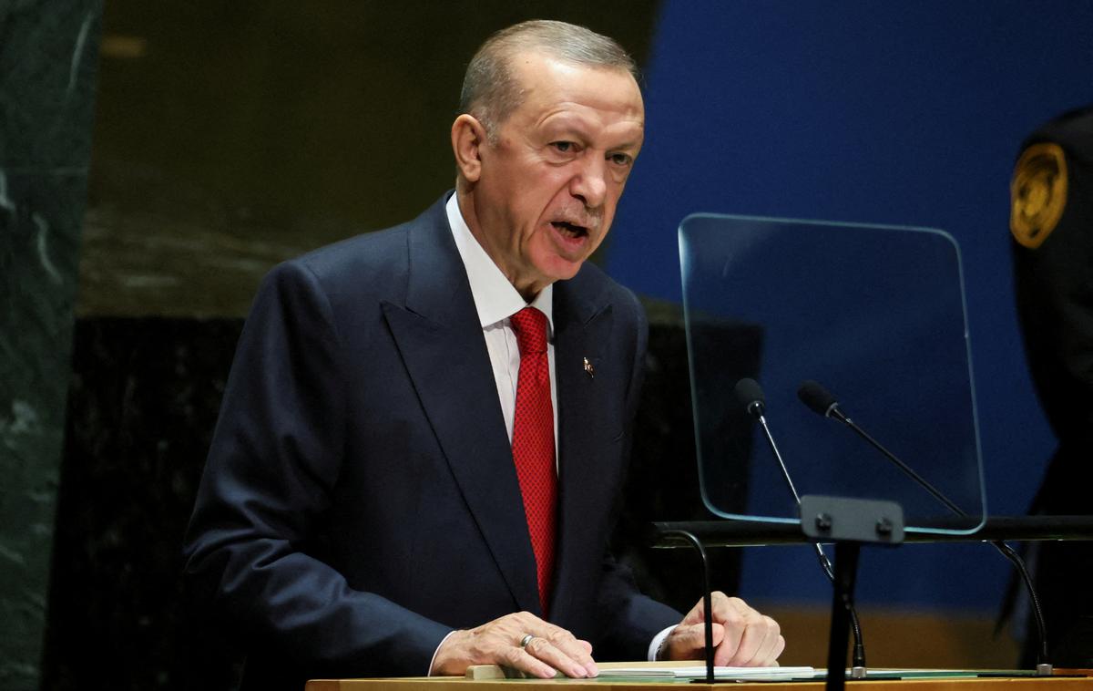 Erdogan | Erdogan se je tudi med volilno kampanjo pred majskimi volitvami zavzel za ukrepanje proti pripadnikom skupnosti LGBTQ+ v državi. | Foto Reuters