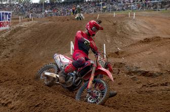 Tim Gajser še molči, brez službe tretji v letošnjem prvenstvu