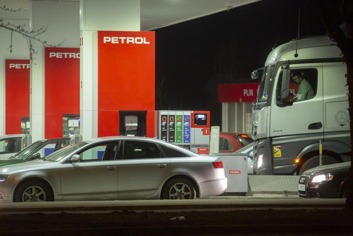 V torek možna nova rekordna cena dizla in občutna podražitev kurilnega olja