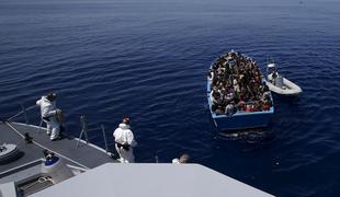 V Sredozemlju zadnje dni rešili več kot 5.500 beguncev
