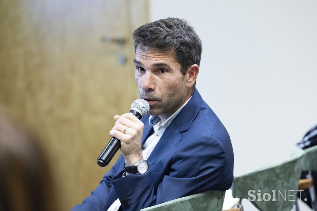 Posvet Poslovanje z nepremičninami