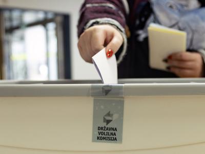Predčasno glasovanje na referendumih mogoče še danes