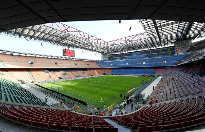 Milanskemu San Siru so zavrnili kandidaturo za organizacijo finala lige prvakov. Danes se bosta na njem pomerila Inter in Barcelona. | Foto: Reuters