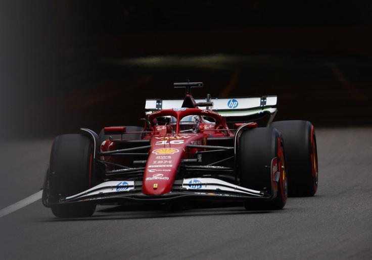 Charles Leclerc je bil najhitrejši na prvem treningu. | Foto: Reuters