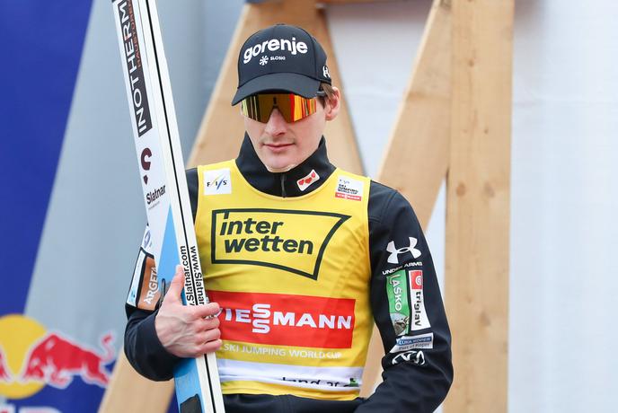 Domen Prevc diskvalificiran, a veliki globus je kljub temu že njegov!