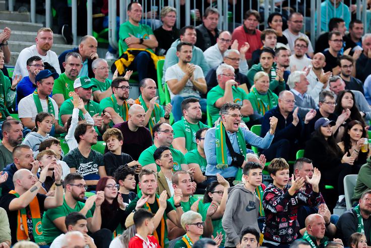 V Ljubljani se je zbralo več kot 6.200 navijačev. | Foto: Filip Barbalić