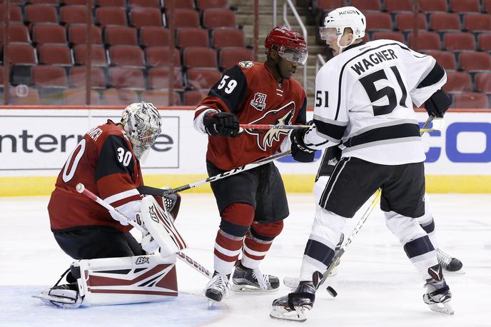 Jalen Smereck | Jalen Smereck (v sredini) se je pred leti preizkušal tudi na kampu moštva Arizona Coyotes, a v ligi NHL ni nikoli zaigral. | Foto Guliverimage