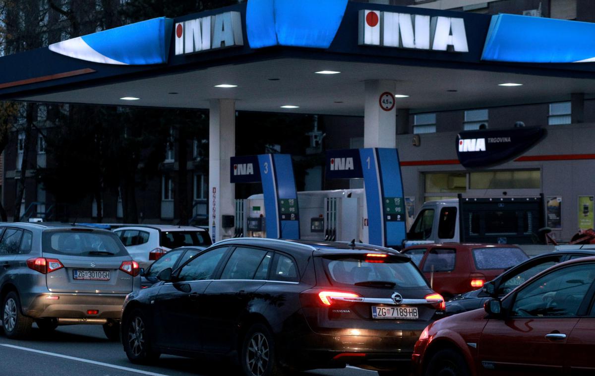 bencinska črpalka, bencin, INA, gorivo, Hrvaška | Nove cene bodo veljale naslednjih 14 dni. | Foto Hina/STA