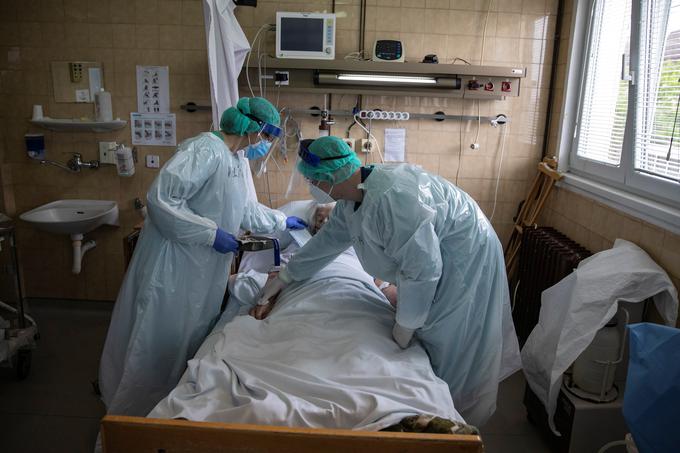 V Srbiji so v zadnjih 24 urah potrdili še skoraj 400 okužb z novim koronavirusom, umrlo je deset bolnikov. | Foto: Reuters